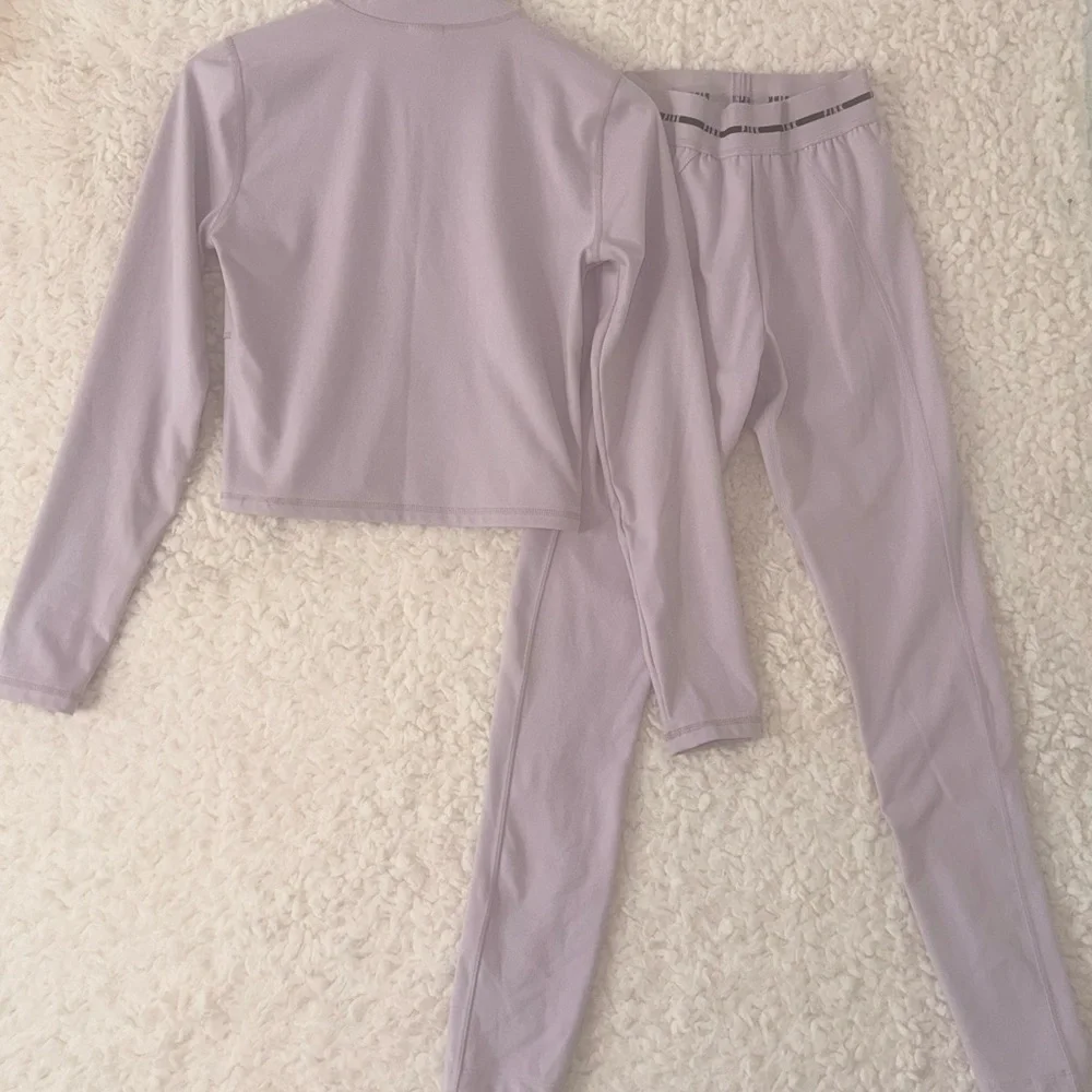 Women's PINK by VICTORIA SECRET Lavender Activewear Set - Picture 6 of 6